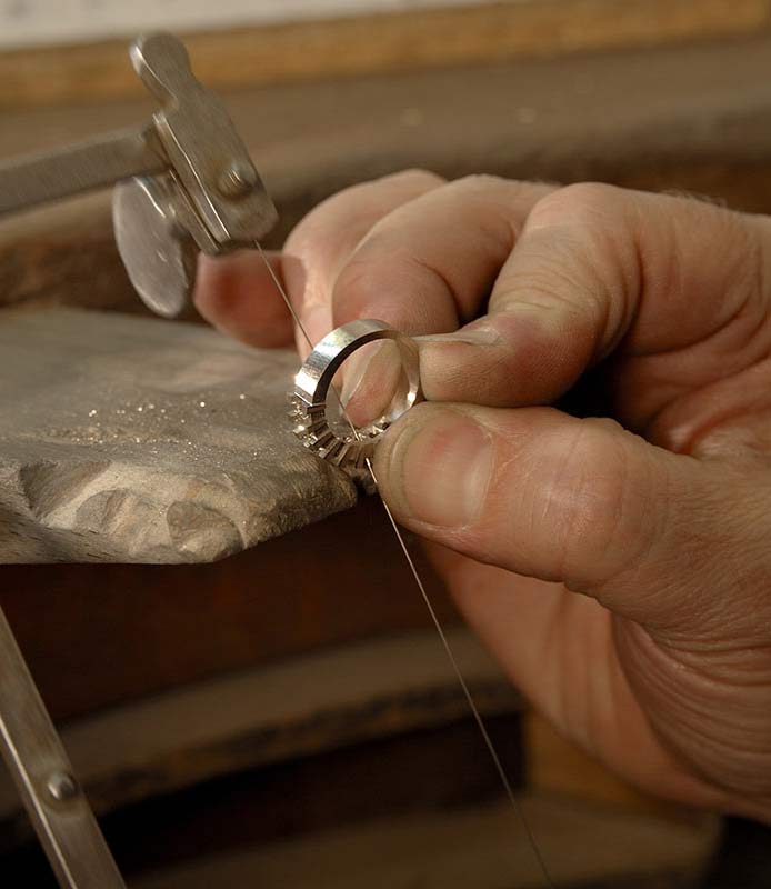 travail bague artisan joaillier